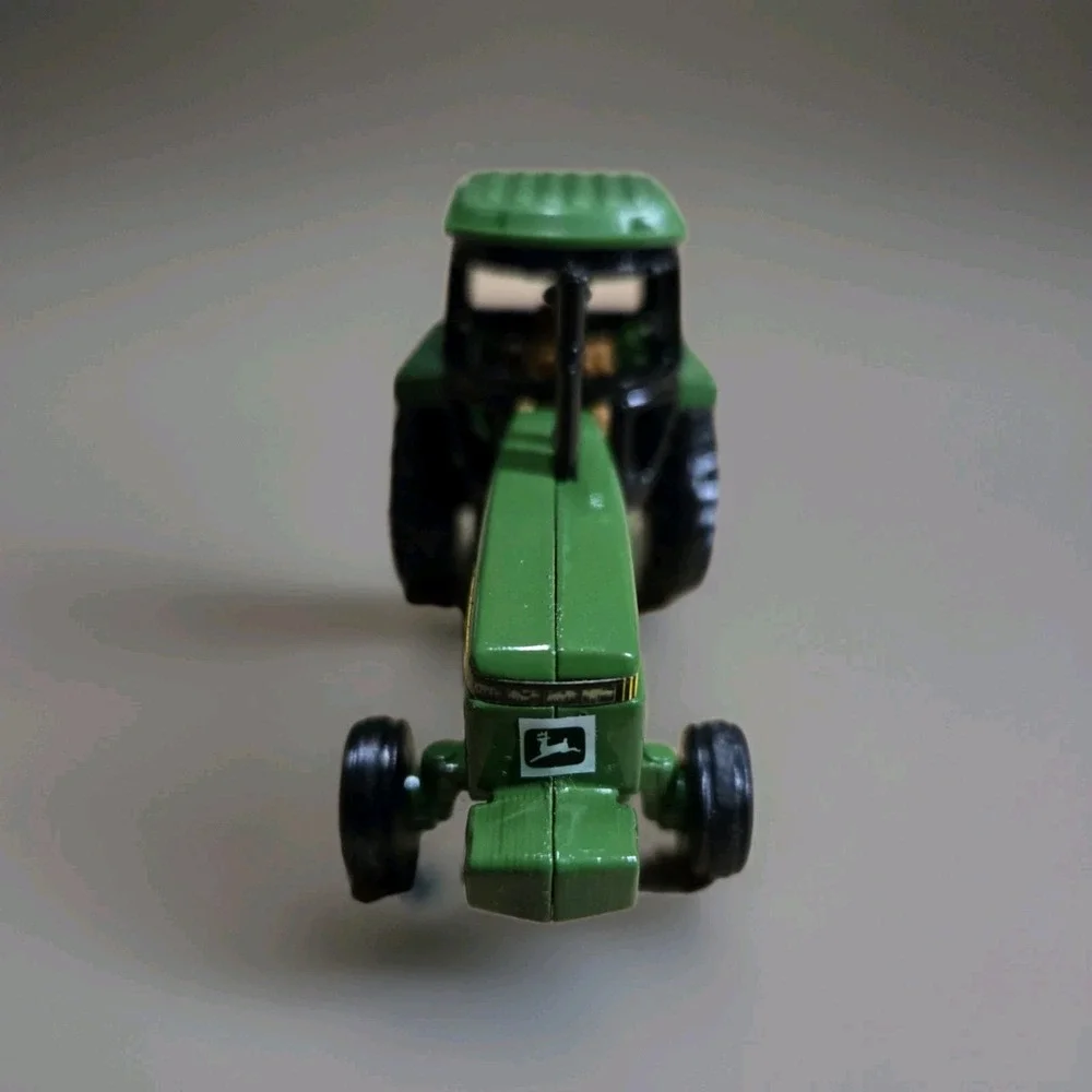 3 Ertl‎ John Deere Tractors Diecast 1/64 Scale 5571 7800 8870